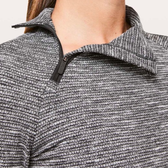 Lululemon Brisk Running 1/2 Zip Coco Pique Black White Size 4 - Picture 2 of 11